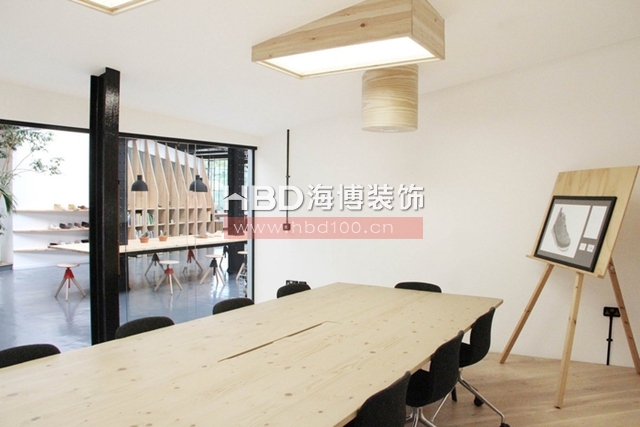 工業(yè)風(fēng)辦公室設計,辦公室設計風(fēng)格,服飾公司辦公室設計,海博裝飾.jpg